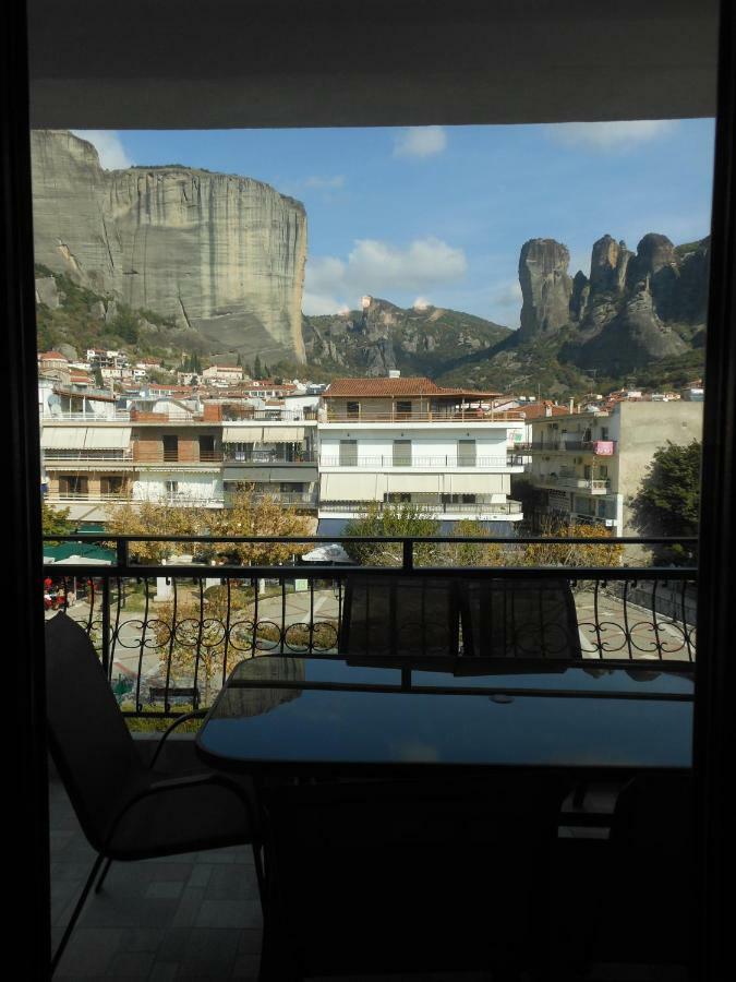 Meteora Panorama At The City Center Калампака Экстерьер фото